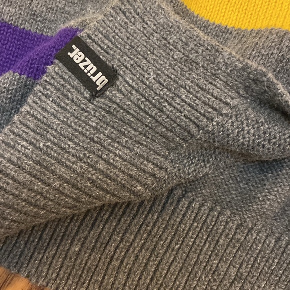 Laurier University WLU Varsity  Golden Hawks - Picture 6 of 6